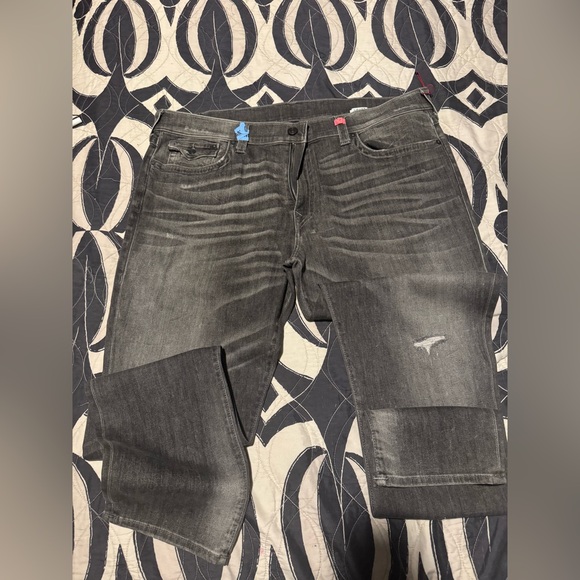 True Religion - Picture 2 of 6